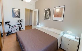 Roomy Central Apartment
